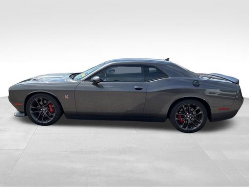 Used 2022 Dodge Challenger R/T Scat Pack w/ Plus Package RWD image 2