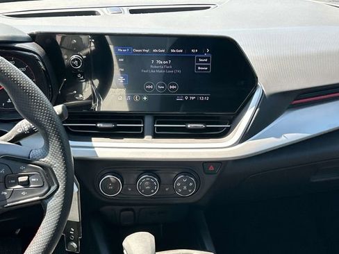 Used 2024 Chevrolet Trax RS w/ Sunroof Package image 15