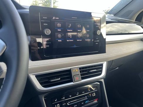 New 2026 Volkswagen Taos SE FWD image 19