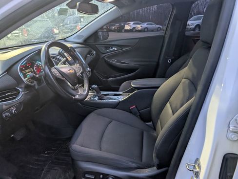 Used 2018 Chevrolet Malibu LT w/ Redline Edition image 13