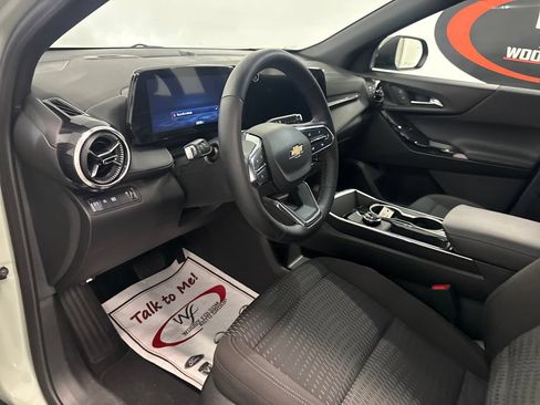 New 2026 Chevrolet Equinox LT FWD image 9