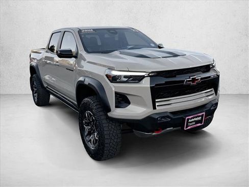 Used 2023 Chevrolet Colorado ZR2 w/ ZR2 Convenience Package III image 3