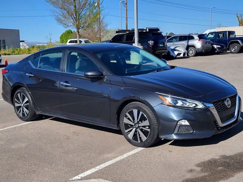 Used 2022 Nissan Altima 2.5 SV image 3