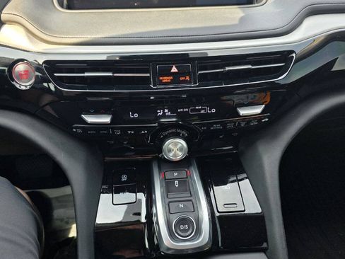 Used 2024 Acura MDX SH-AWD w/ Technology Package image 16