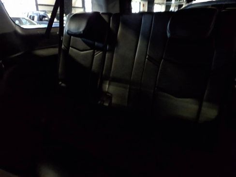 Used 2016 Cadillac Escalade ESV Luxury image 16