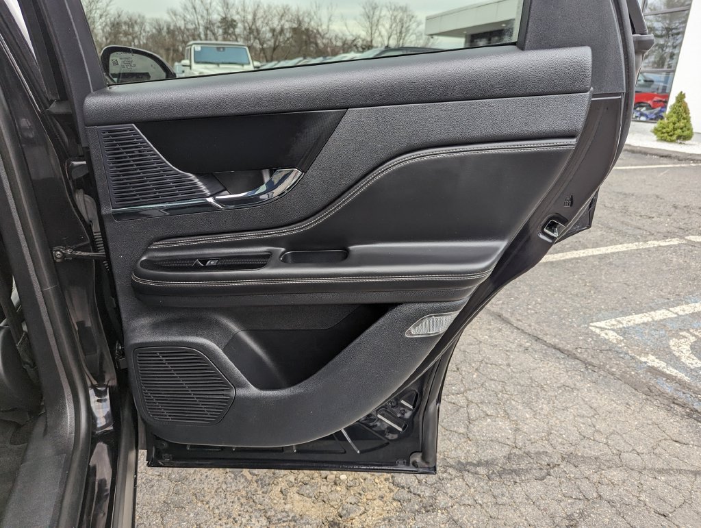 Used 2020 Lincoln Corsair AWD w/ Premium Package image 37
