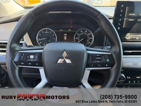Used 2025 Mitsubishi Outlander SE AWD/4WD image 12