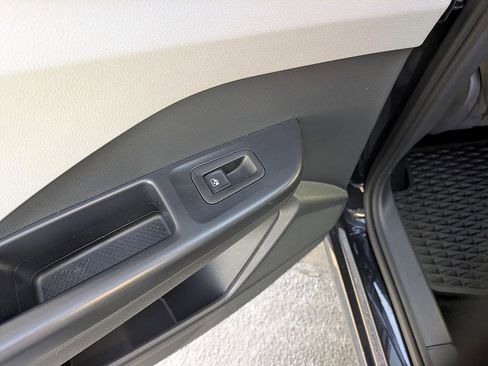 Used 2024 Volkswagen Taos SE image 24