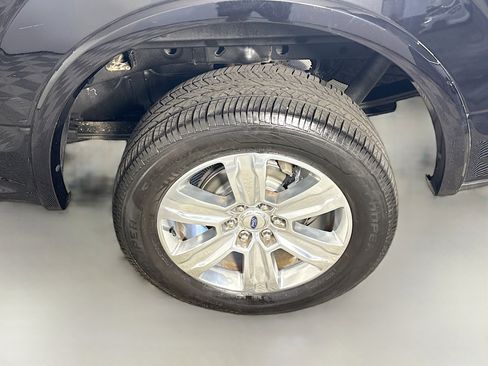 Used 2019 Ford F150 Platinum w/ Equipment Group 701A Luxury image 37