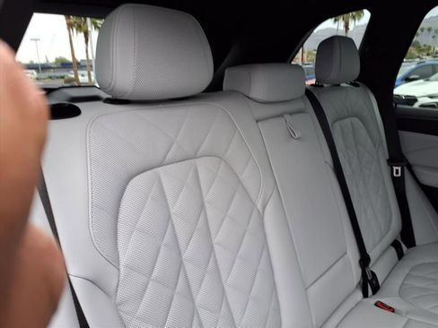 Used 2026 BMW X5 xDrive50e image 21