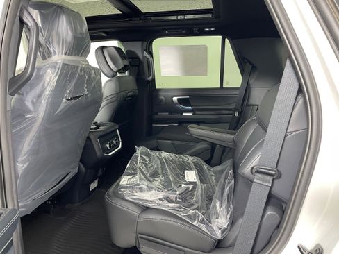 New 2026 Ford Expedition Platinum w/ Stealth Performance Package AWD/4WD image 6