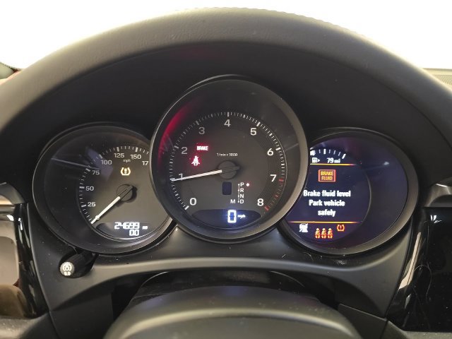 Used 2024 Porsche Macan AWD/4WD image 10