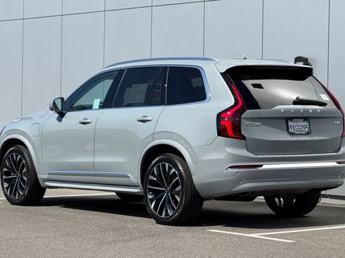 Certified 2026 Volvo XC90 T8 Ultra w/ Protection Package Premier AWD/4WD image 3
