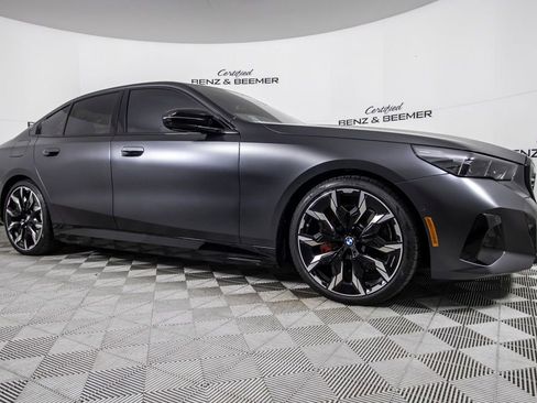 Used 2025 BMW i5 M60 w/ Executive Package image 3