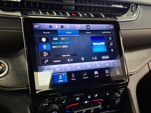 Certified 2024 Jeep Grand Cherokee Overland w/ Luxury Tech Group IV image 18