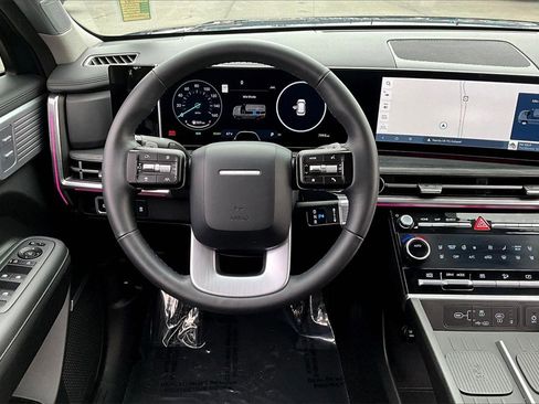 Used 2025 Hyundai Santa Fe Limited image 5