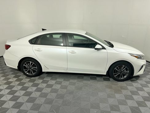 Certified 2024 Kia Forte LXS w/ LXS Technology Package FWD image 2