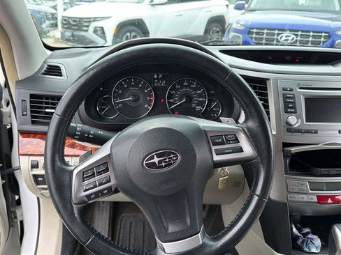 Used 2012 Subaru Outback 3.6R Limited w/ Moonroof Pkg AWD/4WD image 11