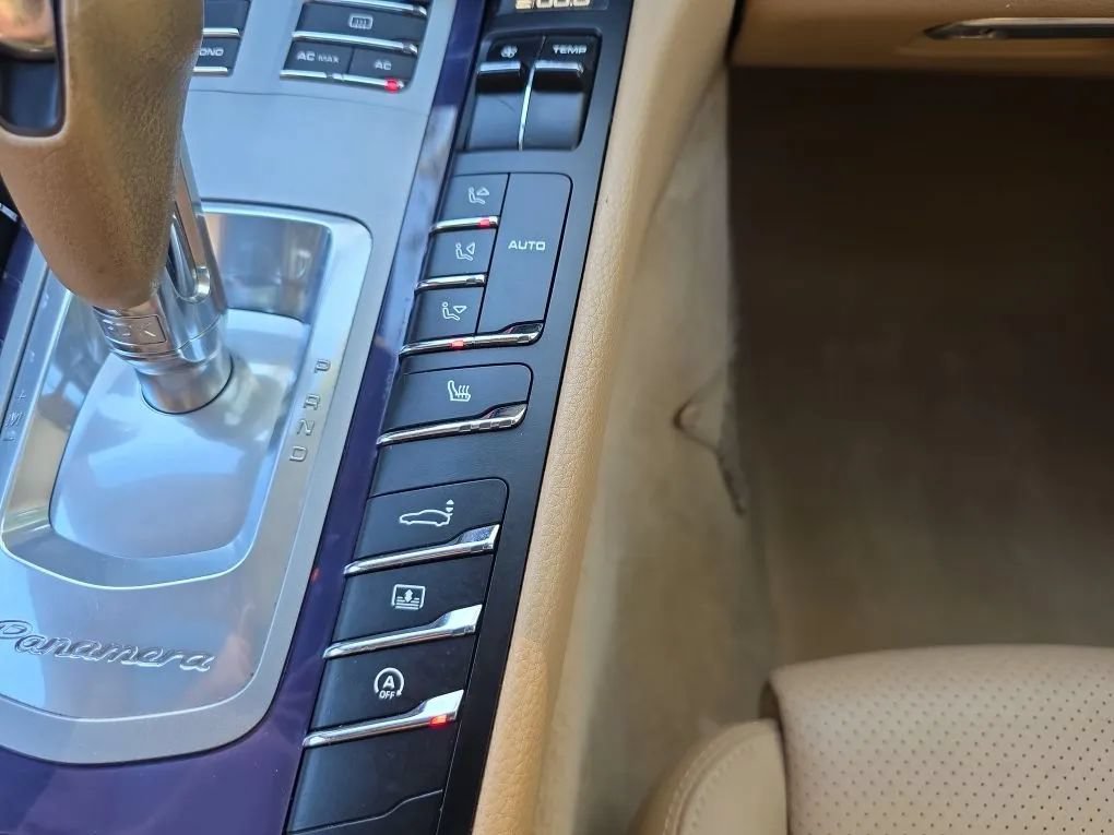 Used 2011 Porsche Panamera 4 AWD/4WD image 33