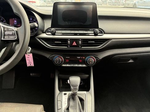 Used 2019 Kia Forte LXS FWD image 5