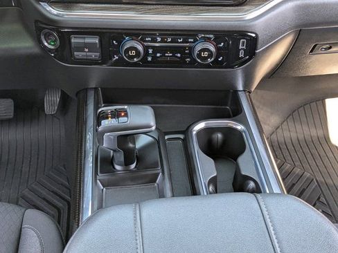 Used 2025 Chevrolet Silverado 1500 LT Trail Boss w/ Convenience Package II AWD/4WD image 19