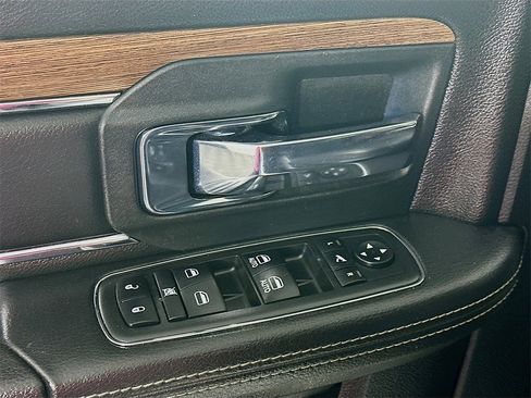 Used 2018 RAM 2500 Laramie w/ Convenience Group image 24