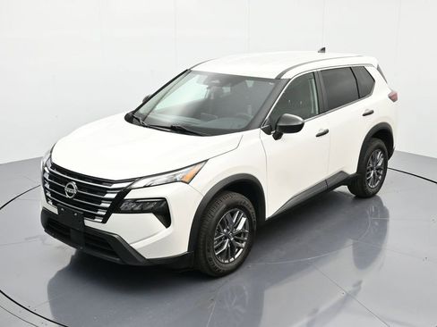 Used 2024 Nissan Rogue S image 27