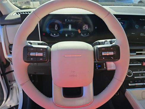 Used 2025 Hyundai Santa Fe SE image 21