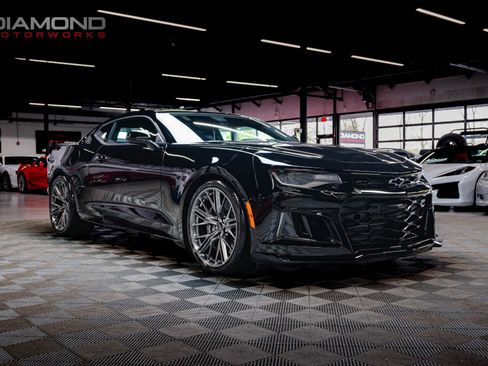 Used 2022 Chevrolet Camaro ZL1 RWD image 26