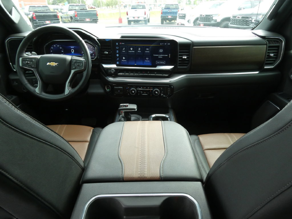 Certified 2025 Chevrolet Silverado 1500 High Country w/ Technology Package AWD/4WD image 21
