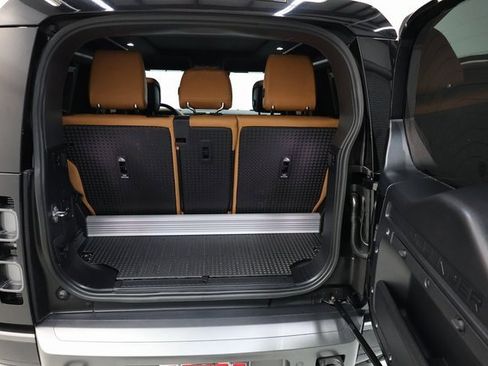 Used 2023 Land Rover Defender 90 V8 image 97