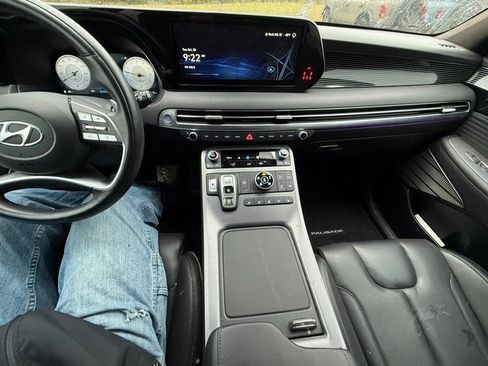Used 2023 Hyundai Palisade Calligraphy image 11