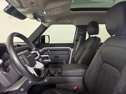 Used 2022 Land Rover Defender 110 SE image 25
