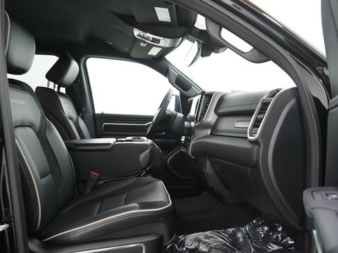 Used 2025 RAM 1500 Laramie image 11