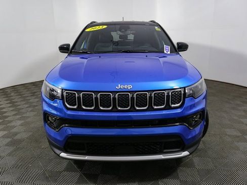 Used 2023 Jeep Compass Limited image 4