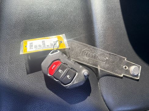 Used 2021 Jeep Gladiator Overland w/ Popular Equipment Package image 29