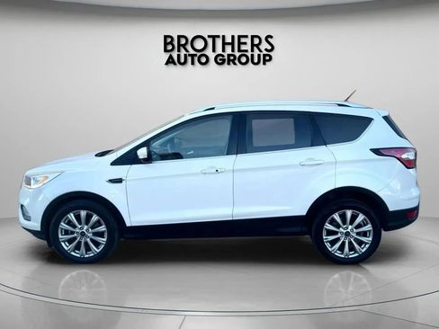 Used 2017 Ford Escape Titanium image 5