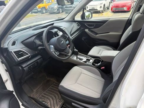 Used 2021 Subaru Forester AWD/4WD image 5