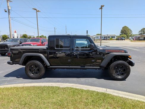 Used 2022 Jeep Gladiator Mojave AWD/4WD image 4