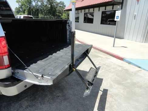 Used 2020 Ford F150 Platinum w/ Equipment Group 701A Luxury AWD/4WD image 9