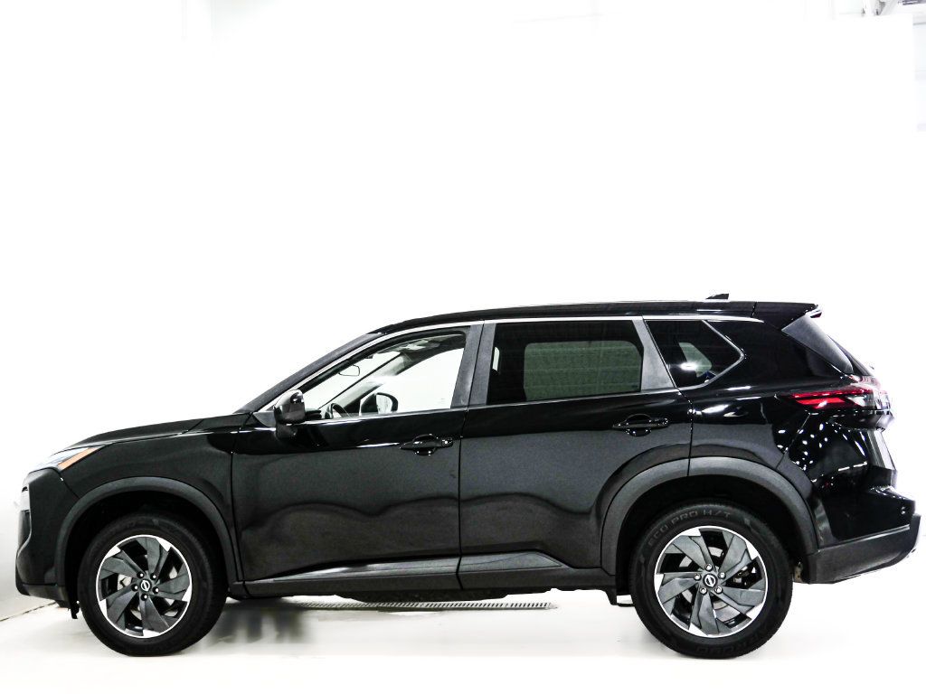 Used 2025 Nissan Rogue SV AWD/4WD image 5