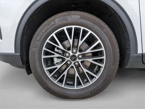 Used 2025 Ford Escape SE w/ PHEV Premium Package image 24