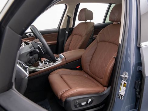 Certified 2025 BMW X7 xDrive40i w/ Premium Package image 15