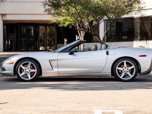 Used 2006 Chevrolet Corvette Convertible w/ Preferred Equipment Group image 52