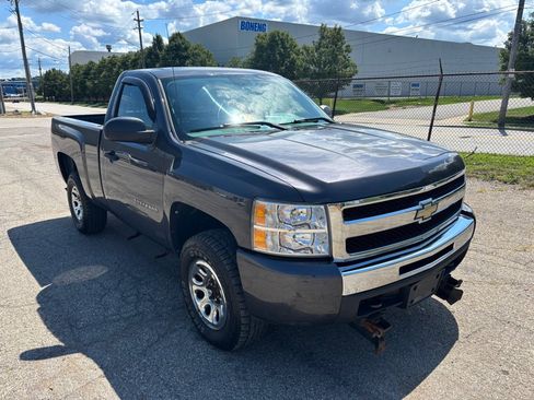 Used 2010 Chevrolet Silverado 1500 W/T w/ LS Package AWD/4WD image 1