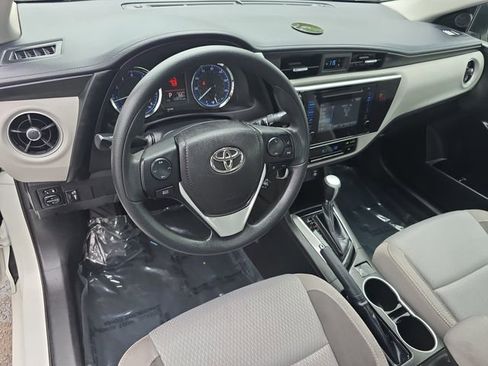 Used 2018 Toyota Corolla LE FWD image 15