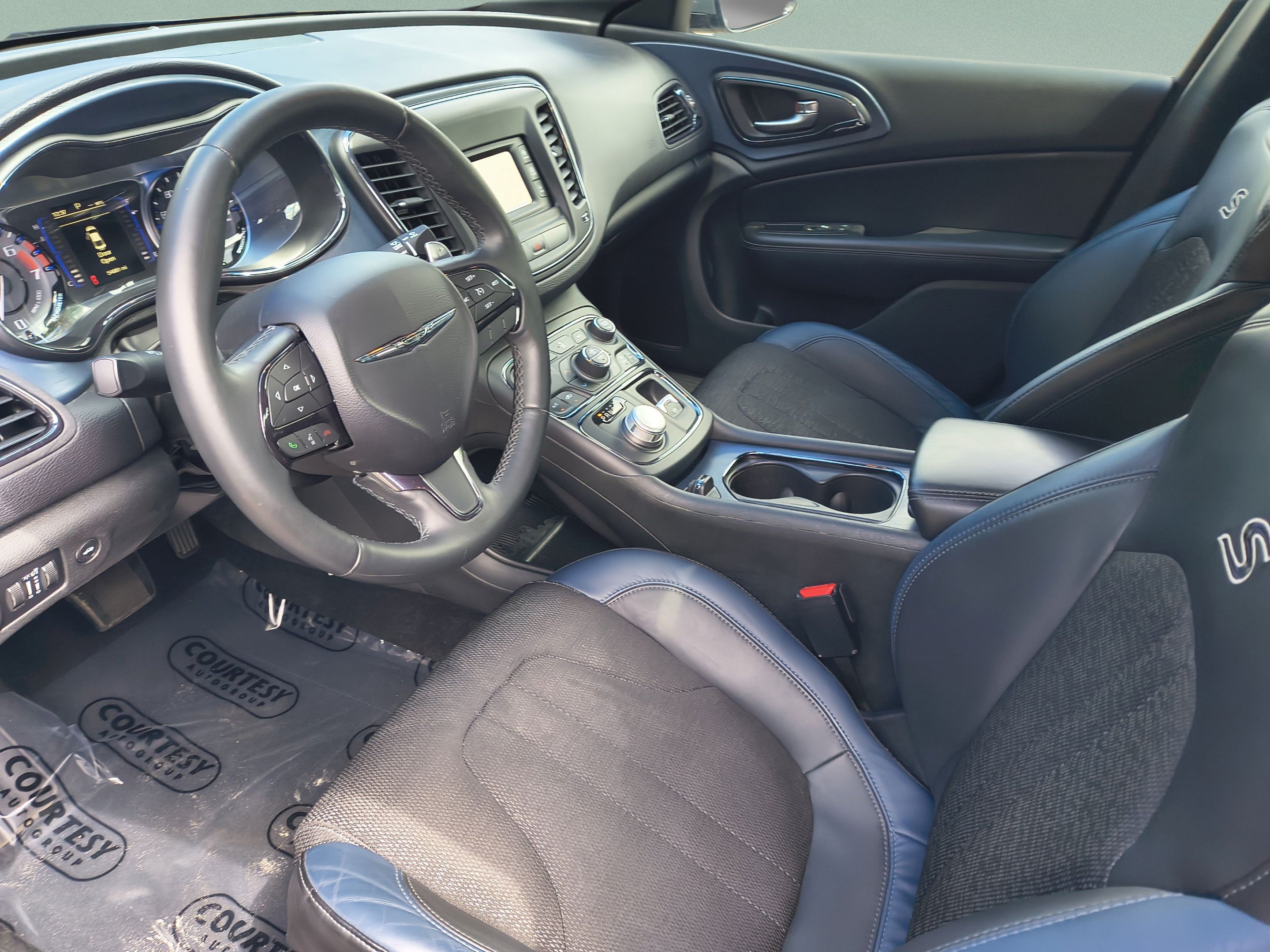 Used 2015 Chrysler 200 S w/ Comfort Group FWD image 19