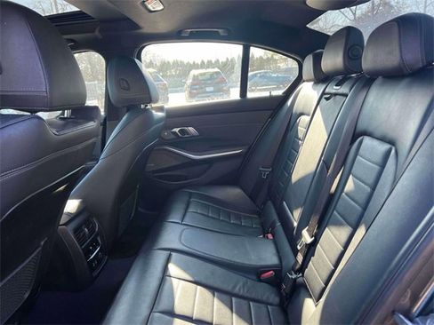 Used 2019 BMW 330i xDrive Sedan w/ Premium Package image 11