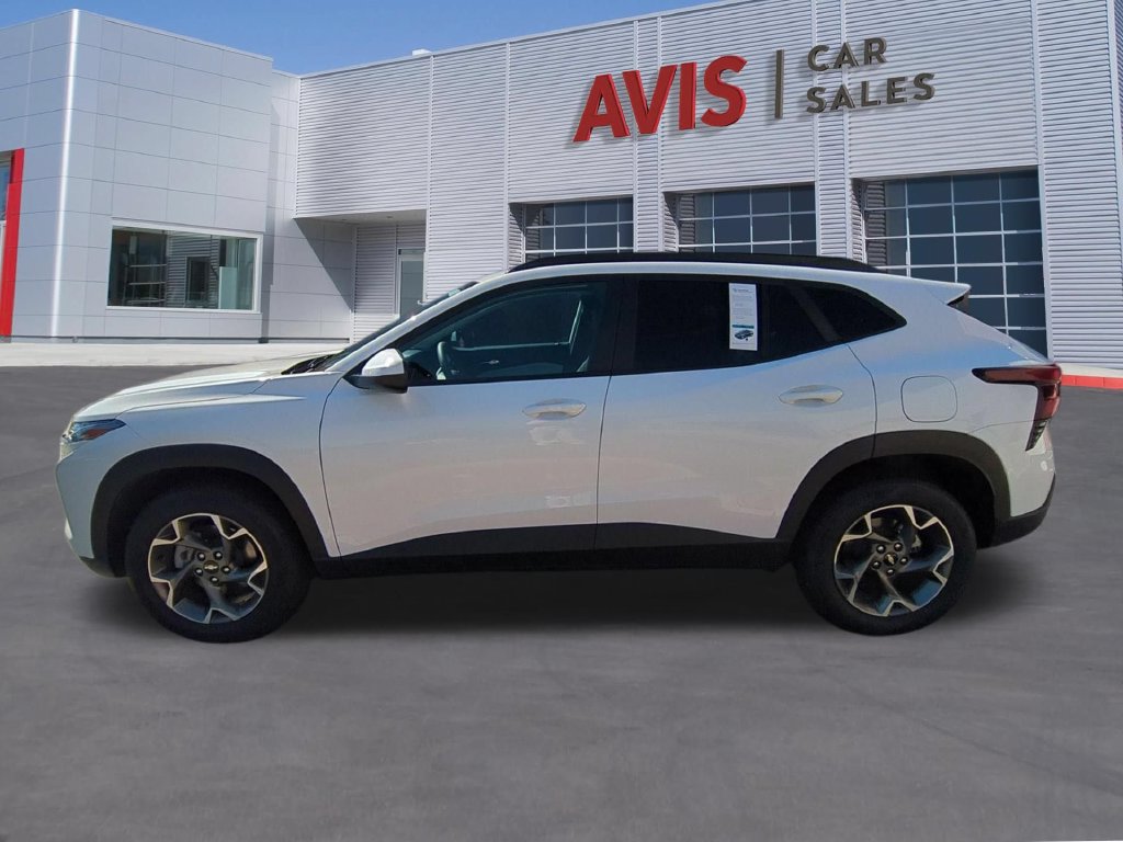 Used 2026 Chevrolet Trax LT FWD image 10