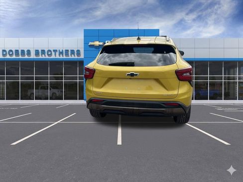 Used 2025 Chevrolet Trax ACTIV image 10